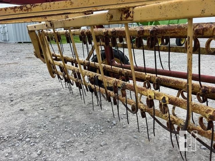 new-holland-256-image-18