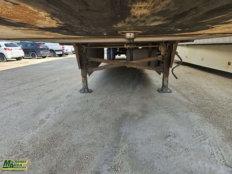 2013-utility-53'-x-102"-image-17
