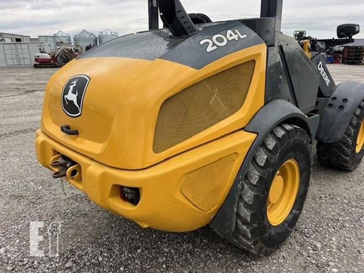 2020-deere-204l-image-21