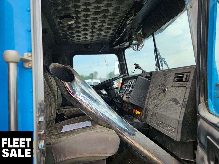 2000-kenworth-t800-image-12