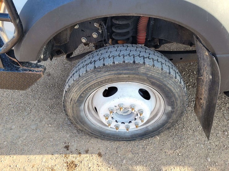 2018-ford-f550-image-15