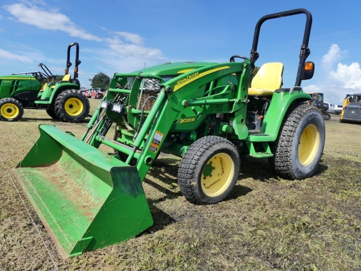john-deere-3033r-image-1