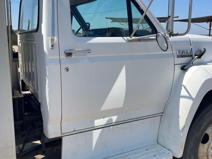 1993-ford-f700-image-19