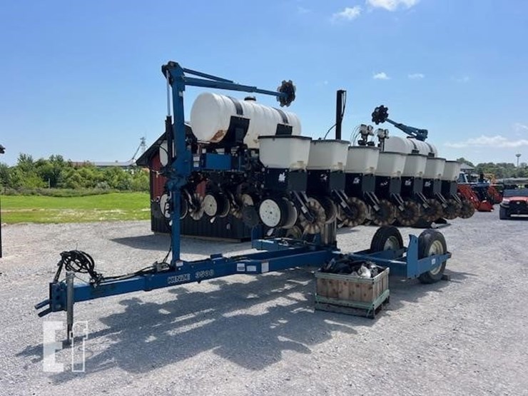 2001-kinze-3500-image-1