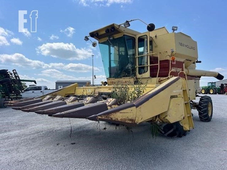 new-holland-tr85-image-1