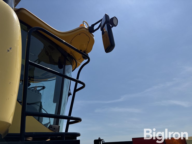 2008-new-holland-cr9070-image-14