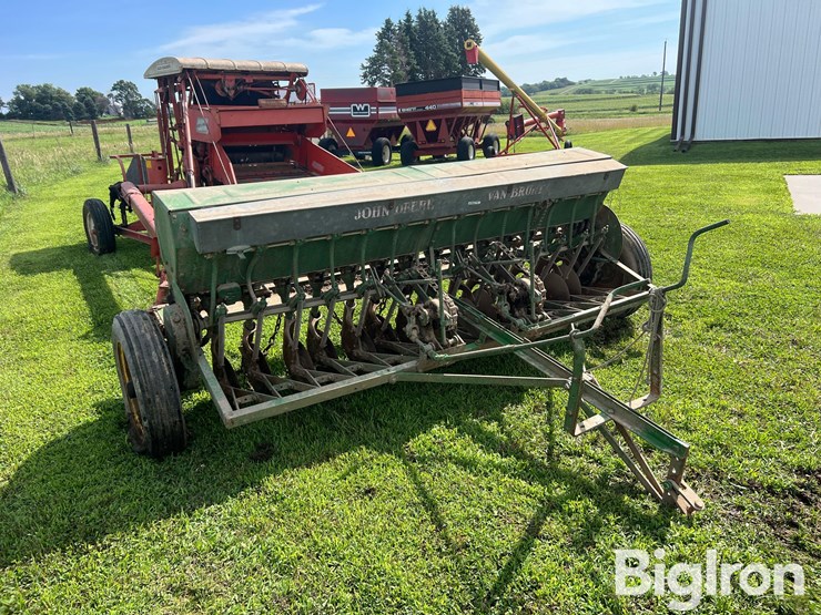 john-deere-8-image-2
