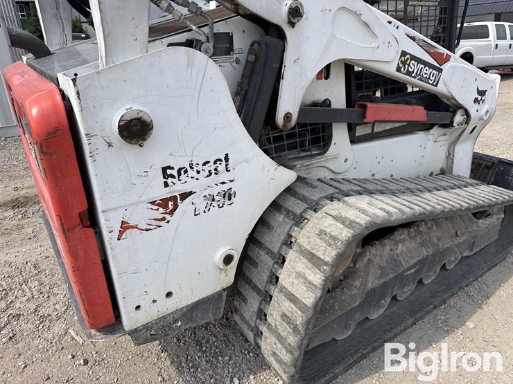 2019-bobcat-t740-image-14