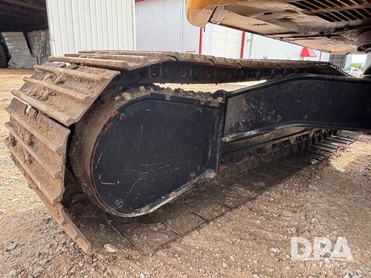 2012-deere-135d-image-41