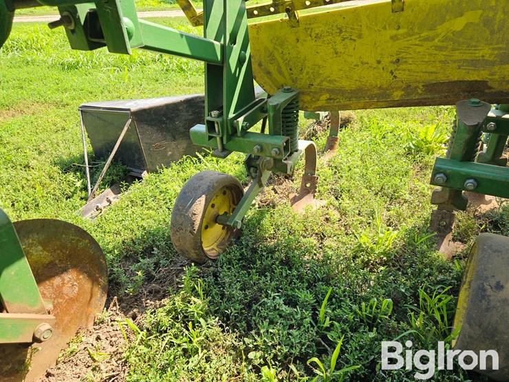 john-deere-825-image-10