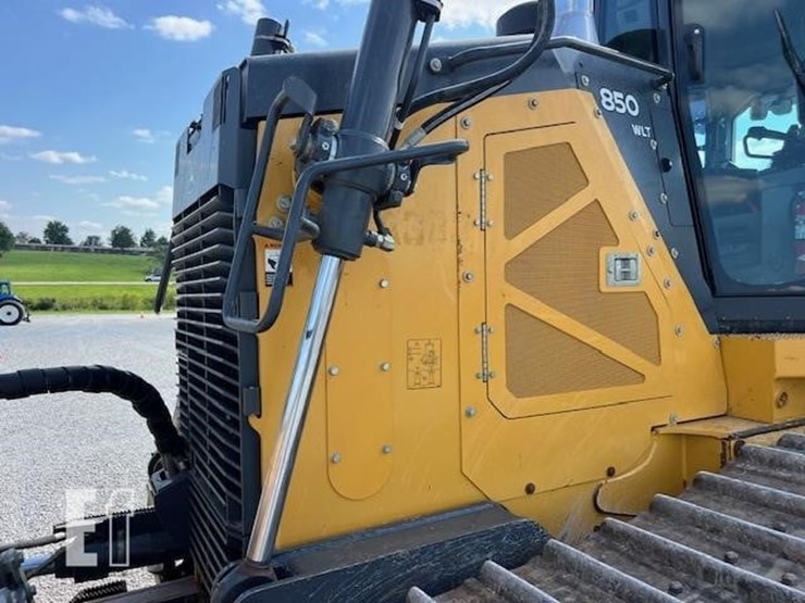 2021-deere-850l-wlt-image-38
