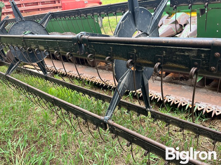 john-deere-220-image-17