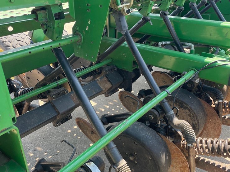 john-deere-1590-image-38