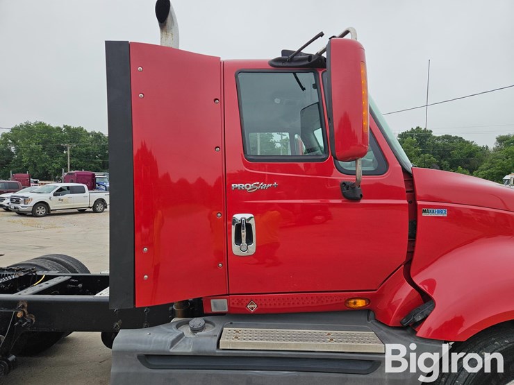 2014-international-prostar-image-15