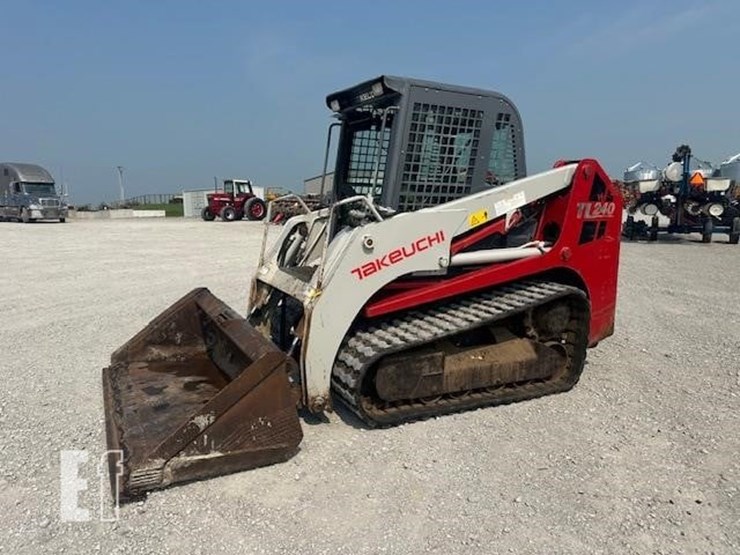 takeuchi-tl240-image-1