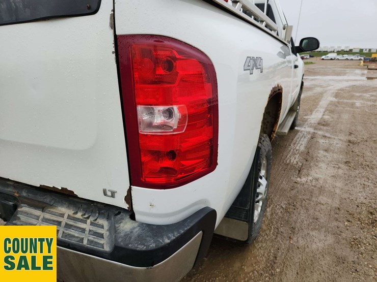 2012-chevrolet-silverado-2500hd-lt-image-41