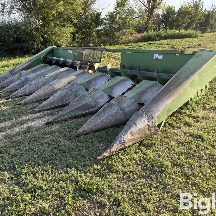 JOHN DEERE 843