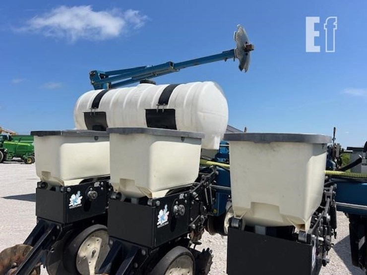 2001-kinze-3500-image-32