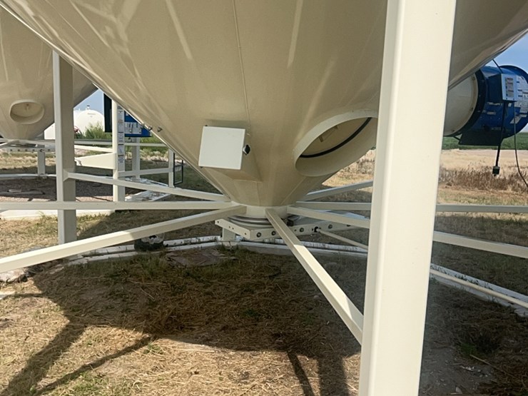 concept-5,000-bushel-hopper-bin,-fully-equipped-with-agi-grainguard-10-hp-bin-fan-with-three-phase-electric-motor-image-22