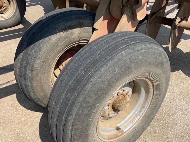 massey-ferguson-820-image-7