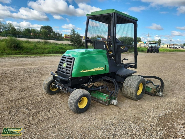 john-deere-3225c-image-4