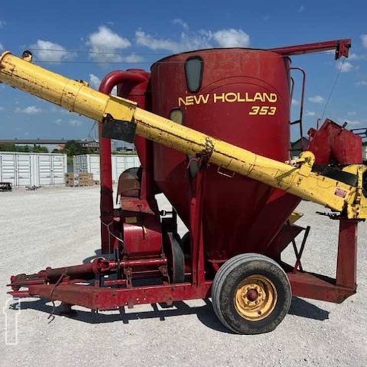 NEW HOLLAND 353