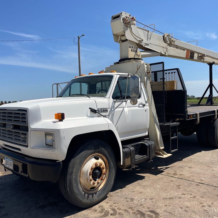 1993 FORD F700