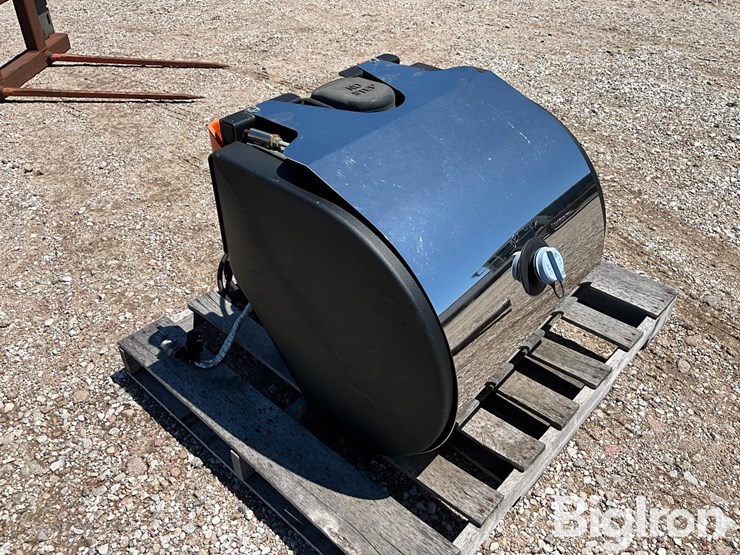 peterbilt-truck-tractor-def-tank-&-components-image-3
