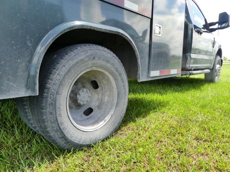 2019-ford-f350-xl-image-6