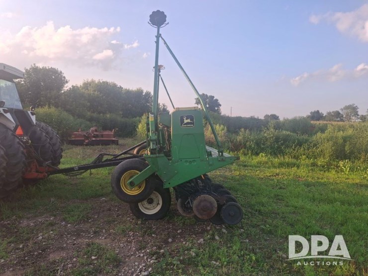 john-deere-520-image-5