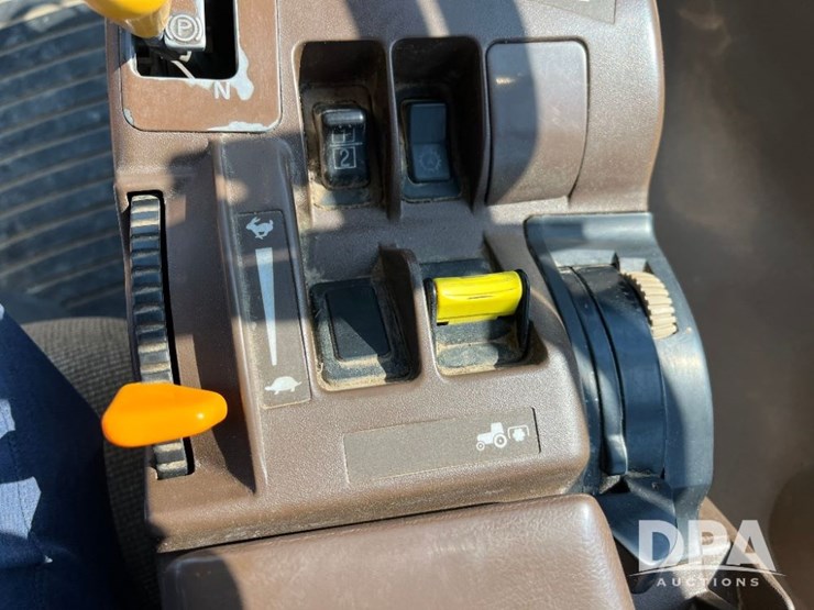 2004-john-deere-8520-image-65