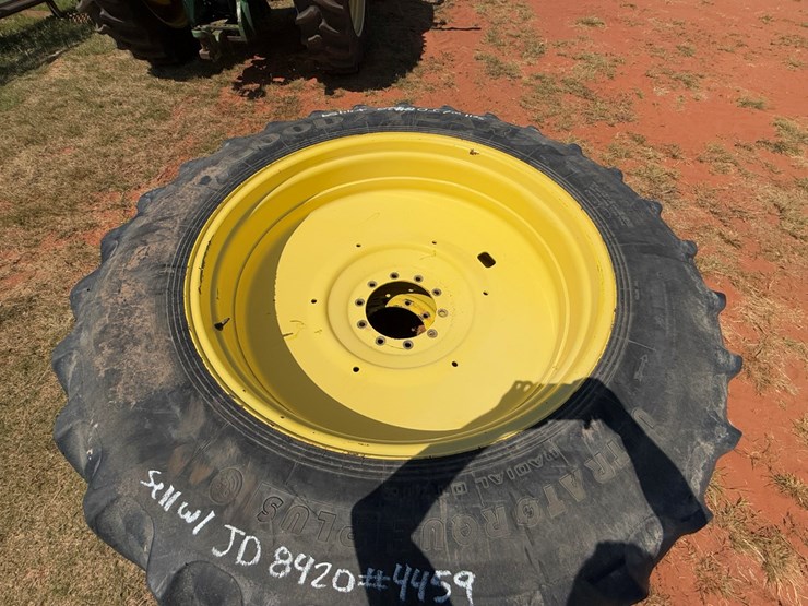 john-deere-8420-image-32
