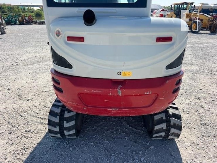 takeuchi-tb235-2-image-15
