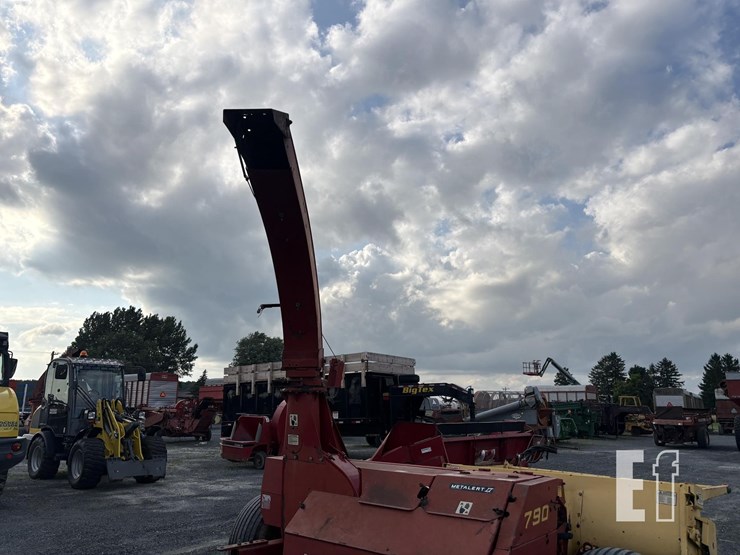 new-holland-790-image-7