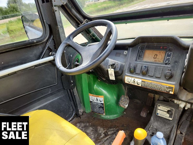2015-john-deere-gator-image-12