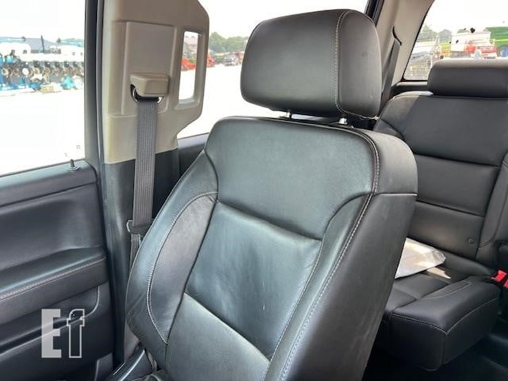 2018-chevrolet-silverado-3500hd-image-41