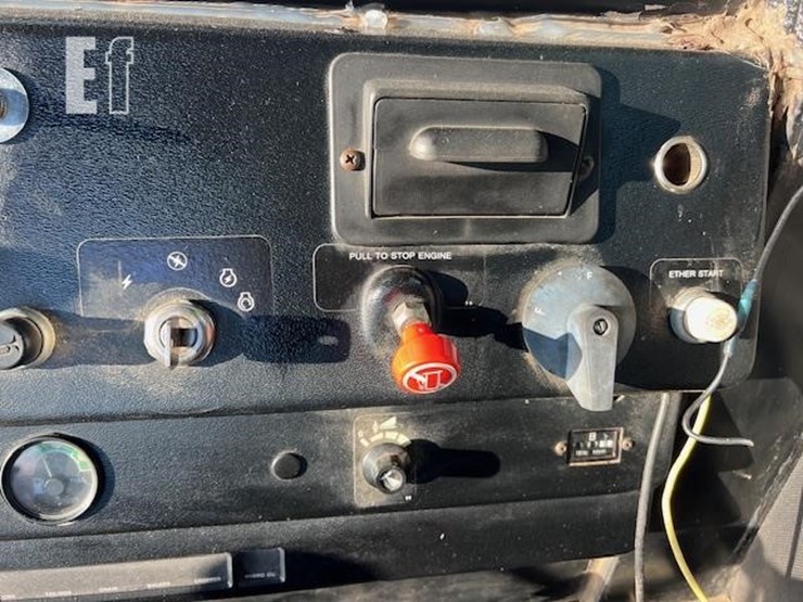 1988-john-deere-8820-titan-ii-image-54