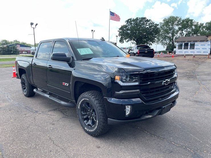 2018-chevrolet-silverado-1500-z71-image-2