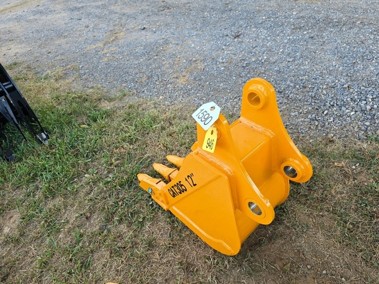 caterpillar-12-image-4
