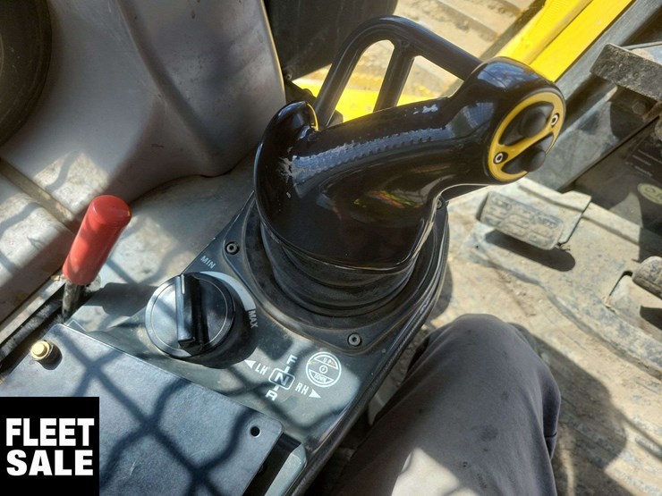 2013-komatsu-d65px--17-image-13