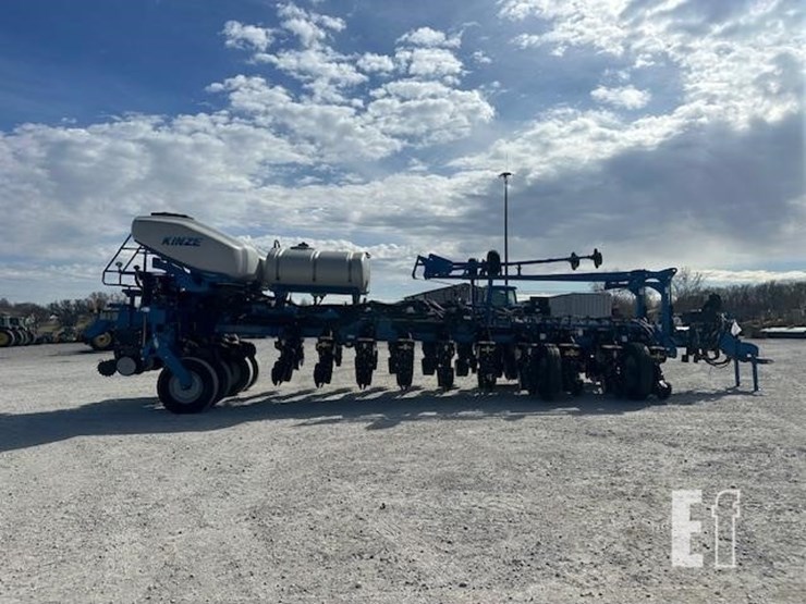 2014-kinze-4900-image-6