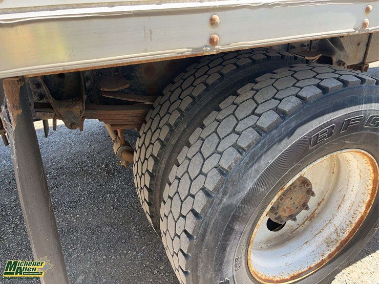 2007-gmc-t7500-image-14