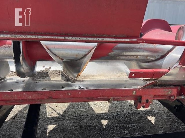 2011-case-ih-3412-image-32