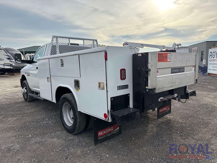 2018-ram-3500-reading-service-truck-with-liftgate-image-4