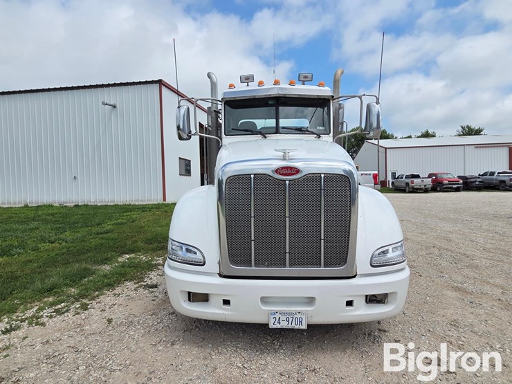 2012-peterbilt-386-image-2