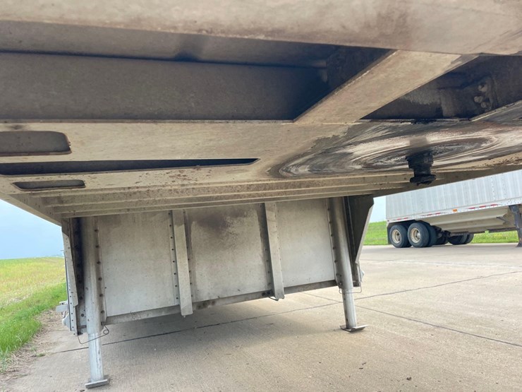 2021-eby-livestock-trailer-image-25
