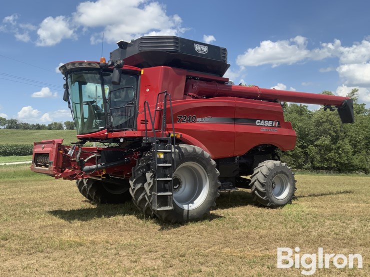2015-case-ih-7240-image-1