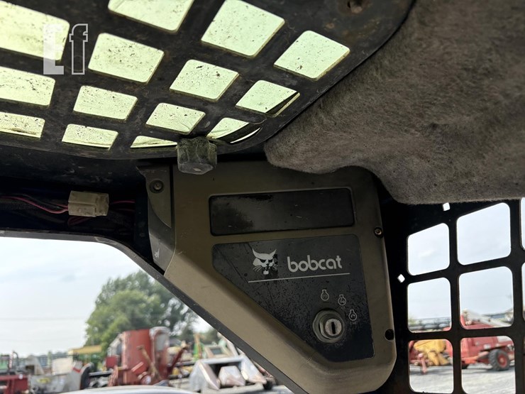2001-bobcat-873g-image-8