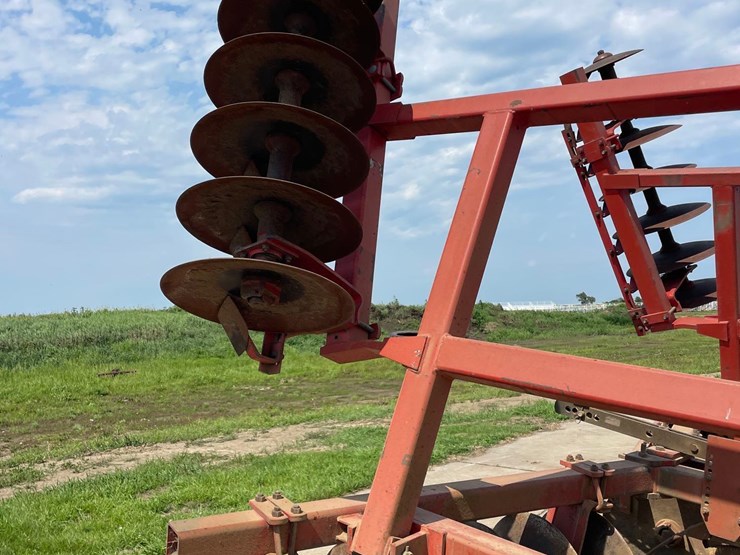 massey-ferguson-820-image-8