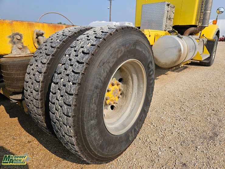 2009-kenworth-t800-image-17